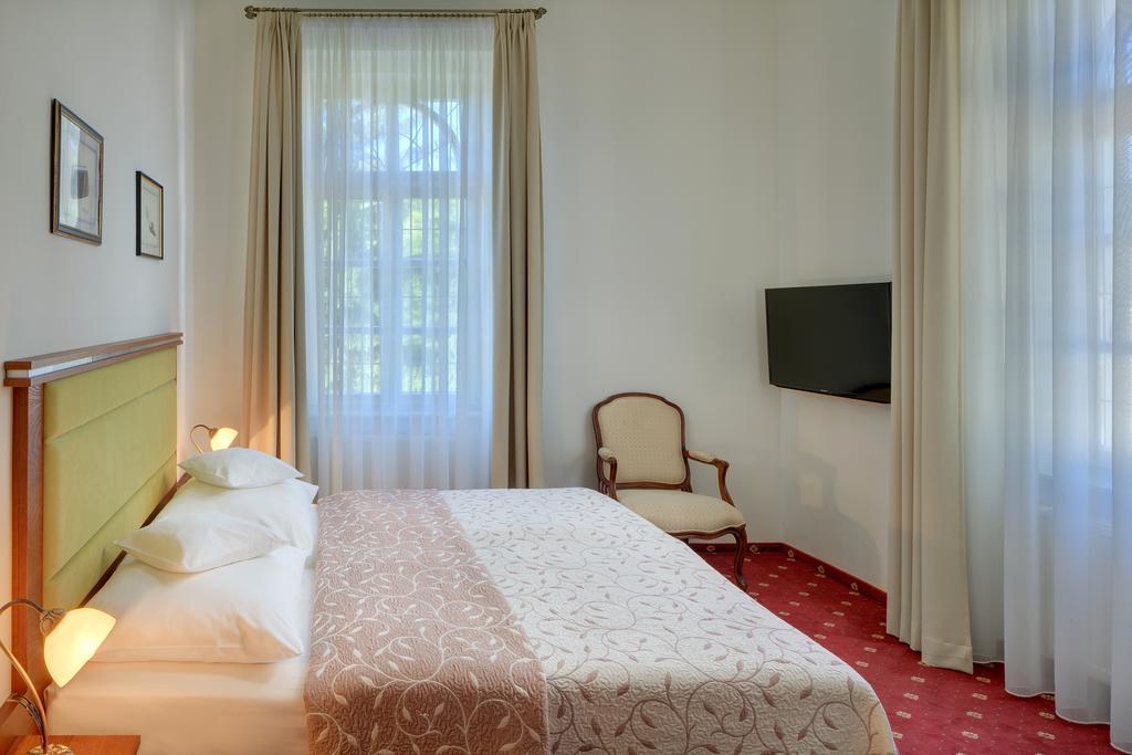 Gourmet Hotel Villa Patriot Mariánské Lázně Exterior foto
